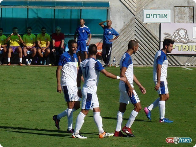 שחקני צס ציונה אחרי השער השני (אלי שמואלי)